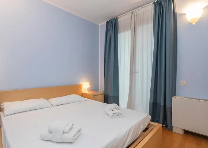 Xenia Apartments - Spacious Three-Room Apartment 10 Min From Linate